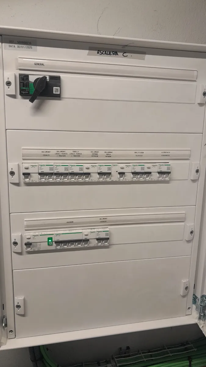 Instalación y mantenimiento de cuadros eléctricos y acometidas eléctricas en Lloret de Mar